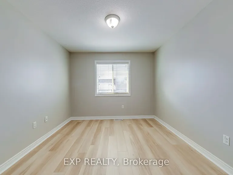 11 Frankfurt St W — Photo 31