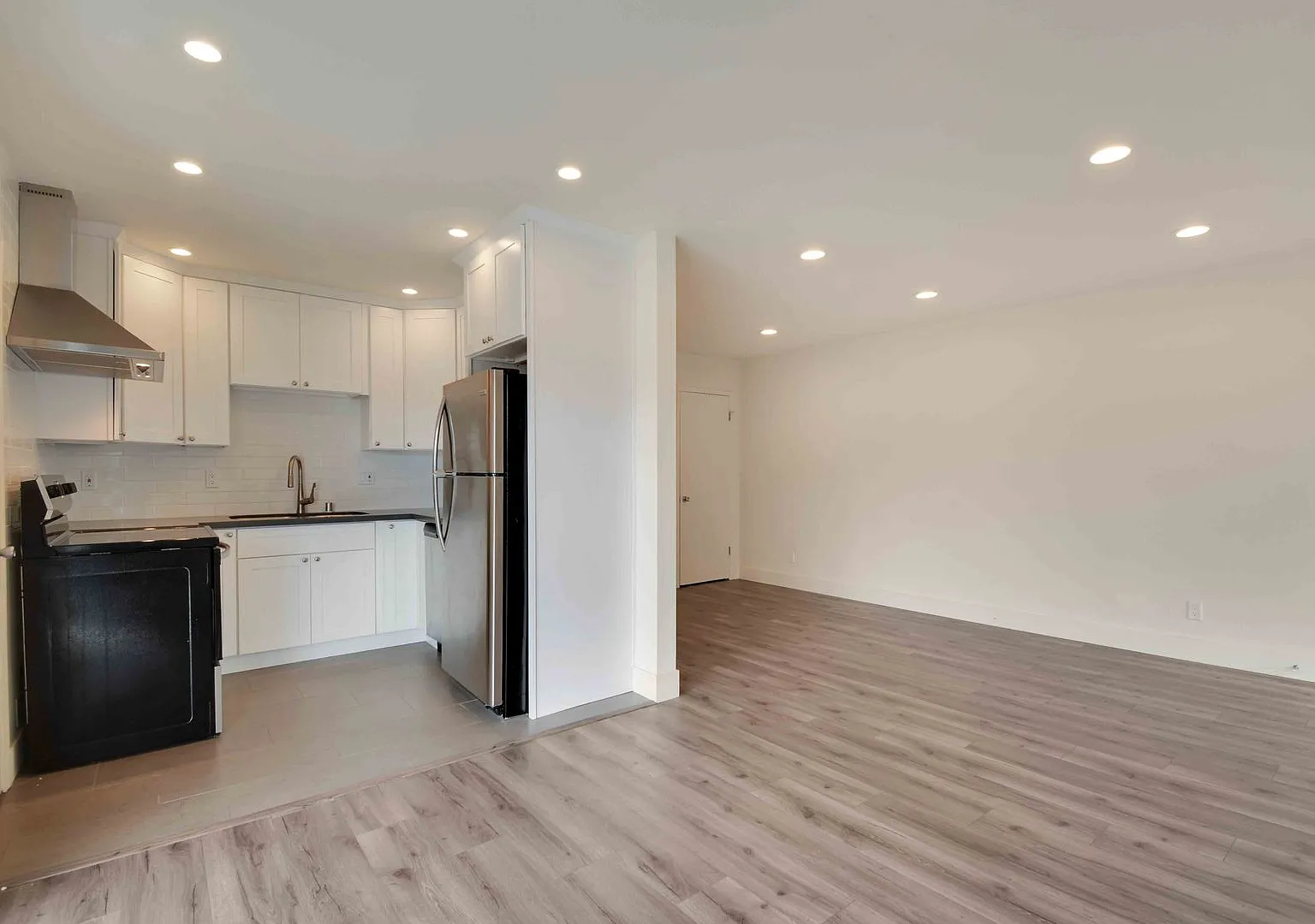 1140 E22nd Street — Photo 3