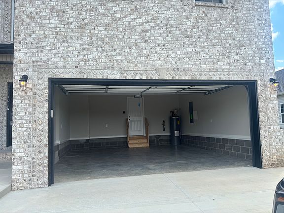 2nd image of 1170 Gardenia Ln