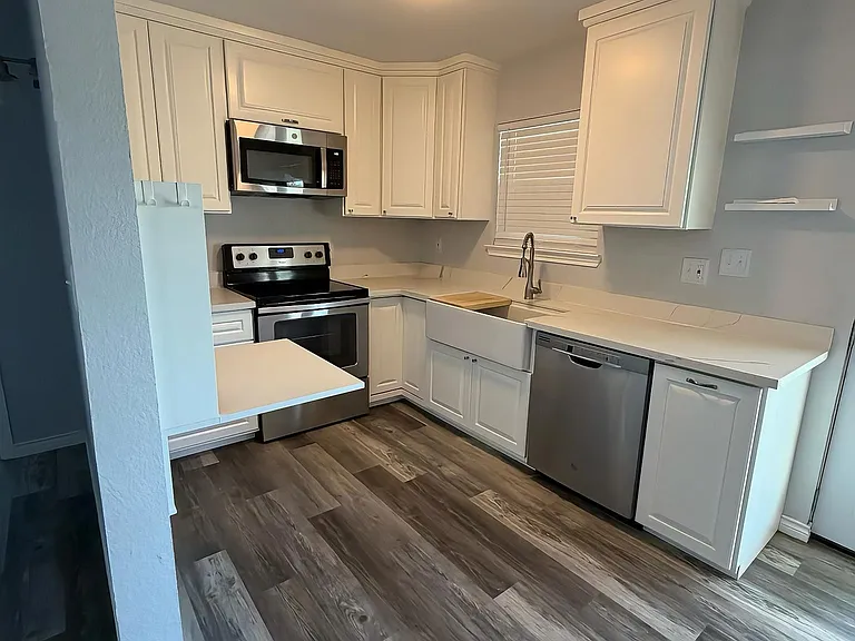 119 La Paloma Dr — Photo 3