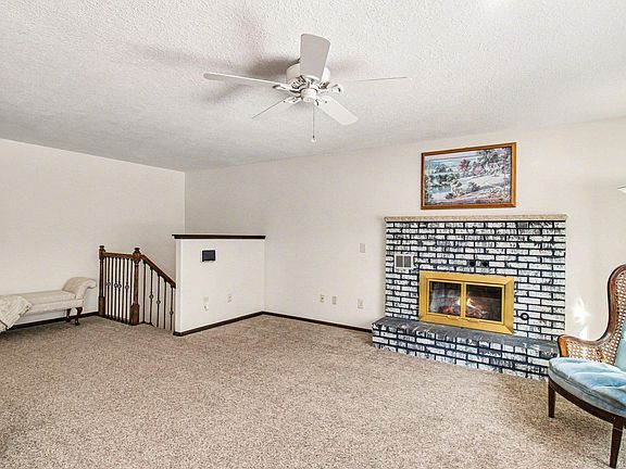 5th image of 1195 Van Buren St S