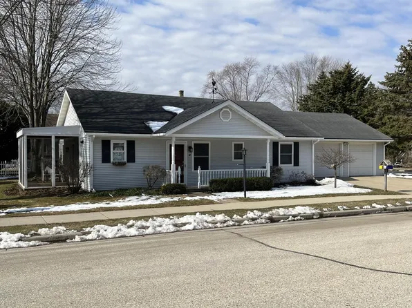 107 Water STREET, Slinger, WI 53086
