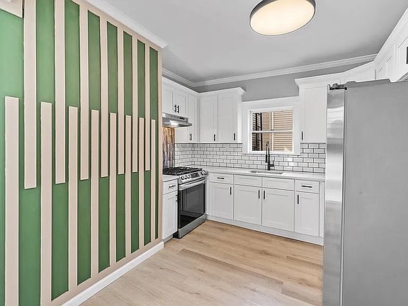 5th image of 98 W 32nd St