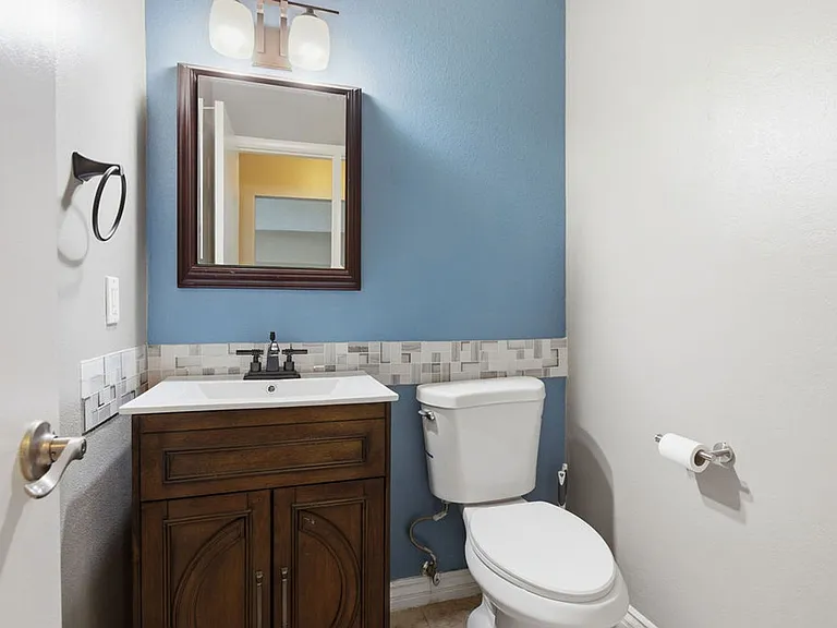 4561 Paseo El Rio Dr — Photo 15