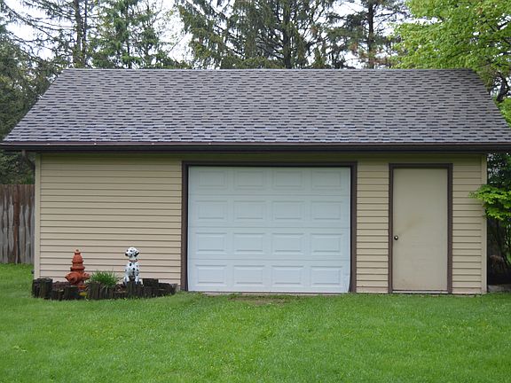 extra heated  garage