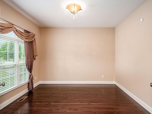 5th image of 628 Willow Grove Dr