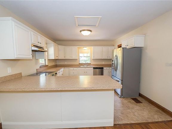 5th image of 1390 Margaret Ave S