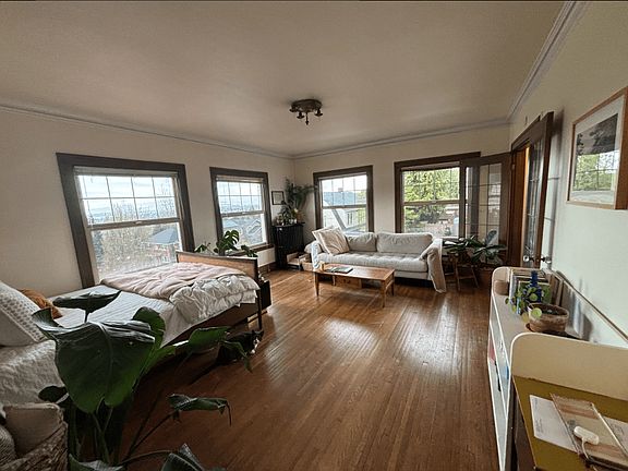 4th image of 5019 Phinney Ave N #20143484