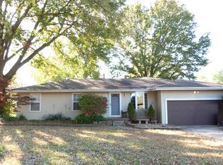 2324 E Huntington St, Ozark, MO 65721