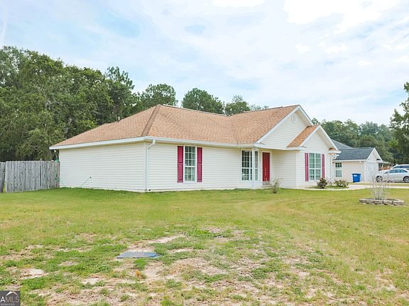 3rd image of 4063 Meadow Cir