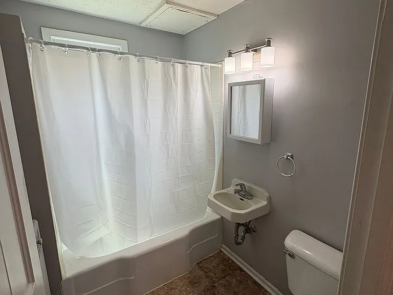 3166 Davenport St — Photo 8