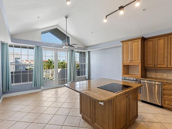 5th image of 43 Seaside South Ct