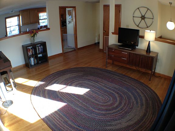 Spacious living room