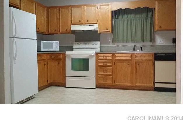2nd image of 1613 Mackenzie Ln