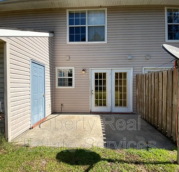 1100 Pineland Ave #8C — Photo 13
