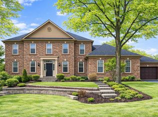 22 Aintree Rd, St Charles, IL 60174