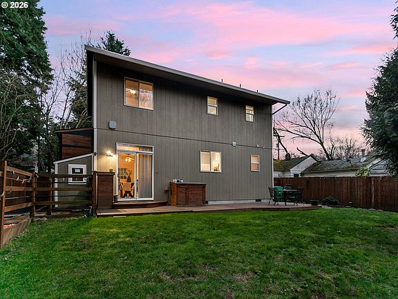 3rd image of 5205 NE Simpson St