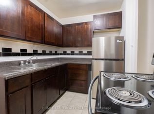 4 Hill Heights Rd #406, Toronto, ON M8Y 1Z1