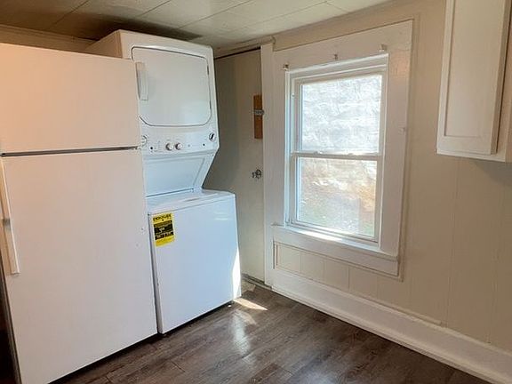 3rd image of 738 Willey St