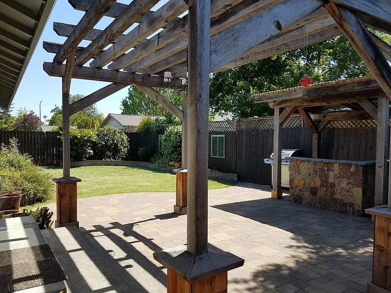 589 Graymont Dr — Photo 16