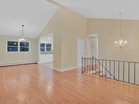 4th image of 136 Park Ave