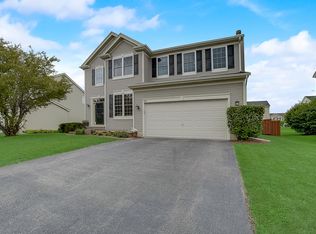 29 Augusta Dr, Gilberts, IL 60136