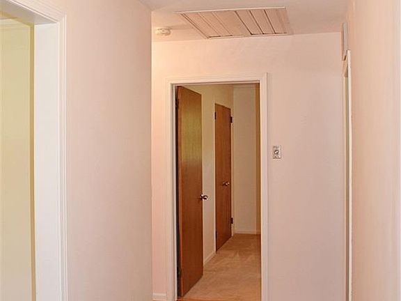 3rd image of 120 Barbara Dr