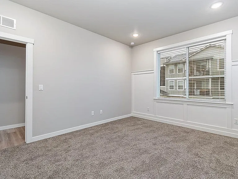 Latitude 40 One Bedroom
