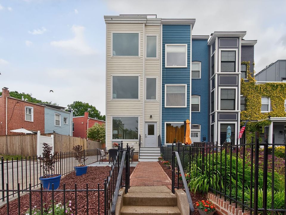 1st image of 1516 C St NE
