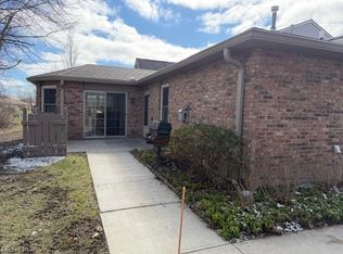 2827 Shakespeare Ln, Avon, OH 44011