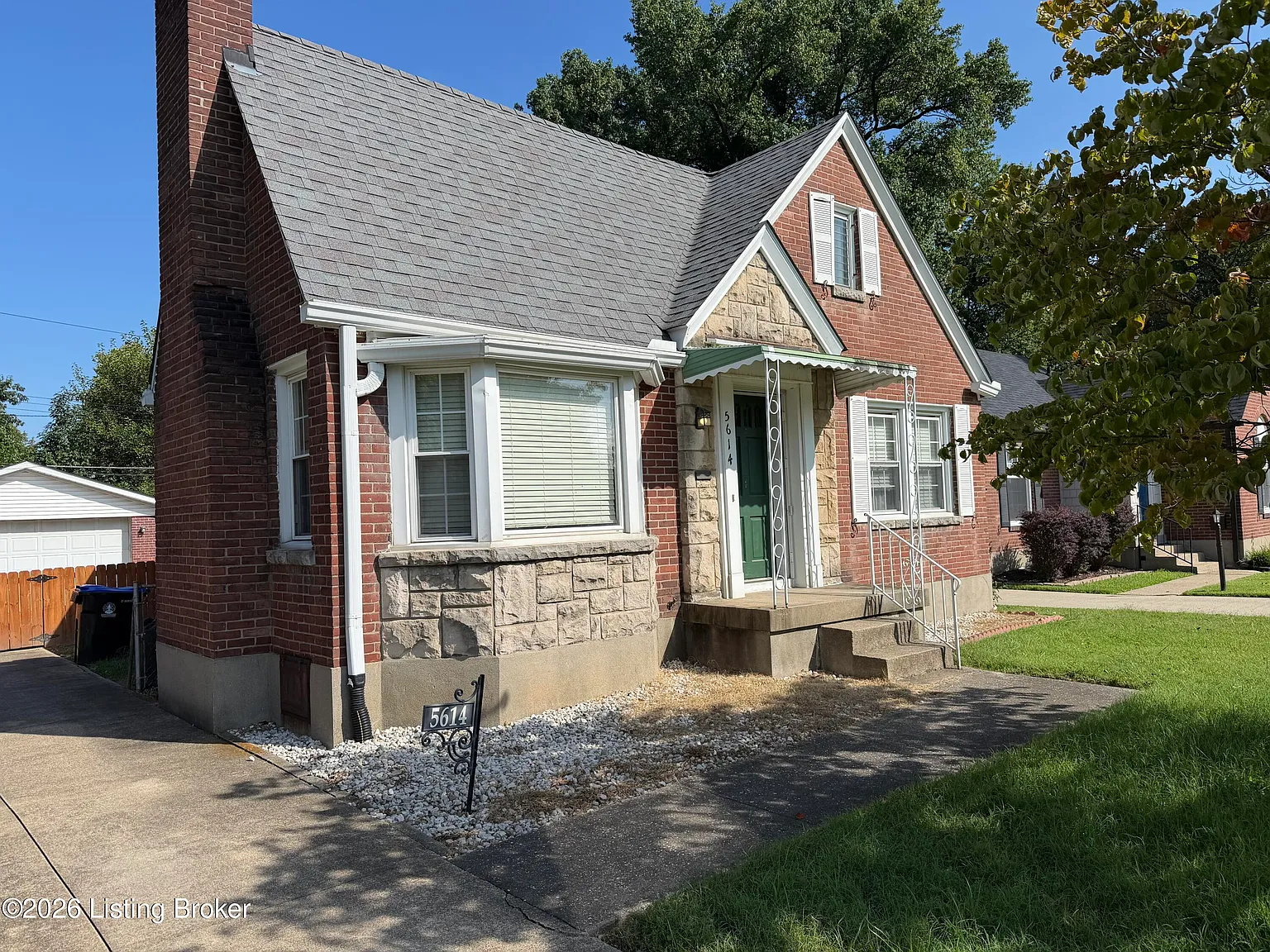 3 bed, 2.0 bath, 1541 sqft, $2,000 — Photo 2