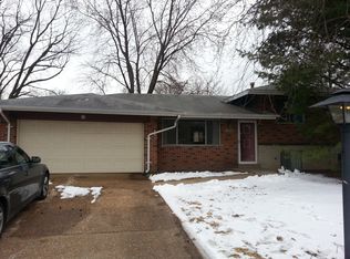 1900 Apple Blossom Ct, Florissant, MO 63031