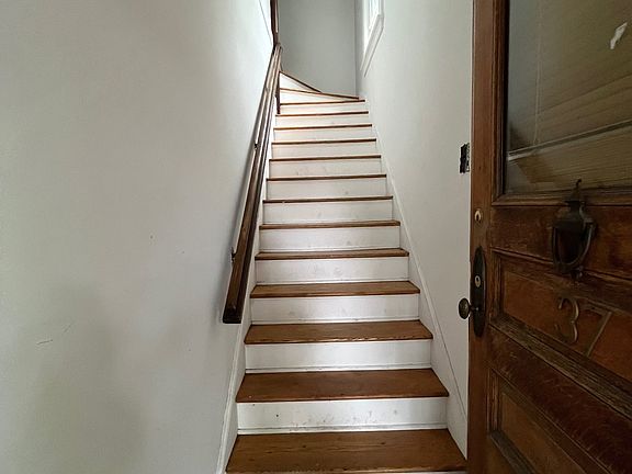 5th image of 37 Barnett St Floor 2