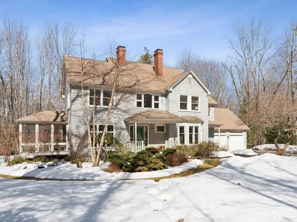 25 Stonecrest Drive, Falmouth, ME 04105