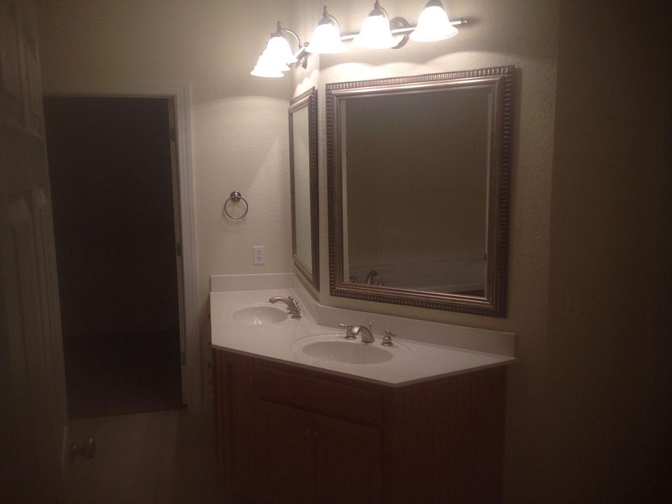 1st image of 52 Hillhouse Ln
