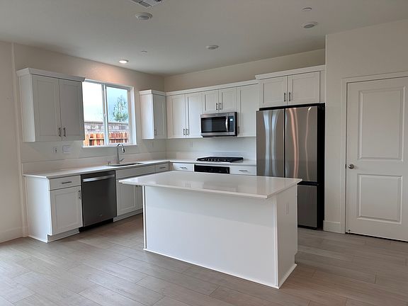 4th image of 16400 Bandon Ln