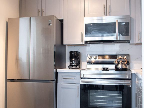 2nd image of 667 Brittany N