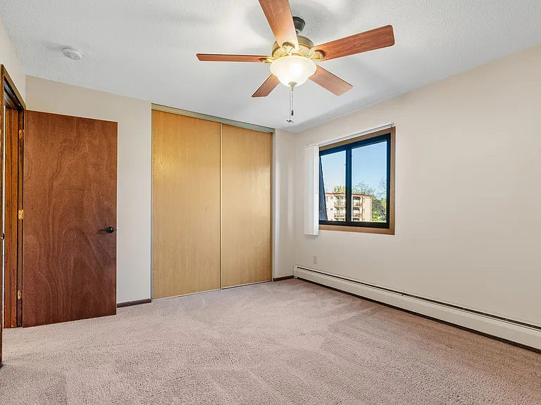 2166-4 bedroom 1