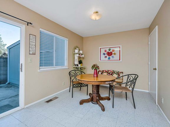 4th image of 817 Twin Oaks Ln