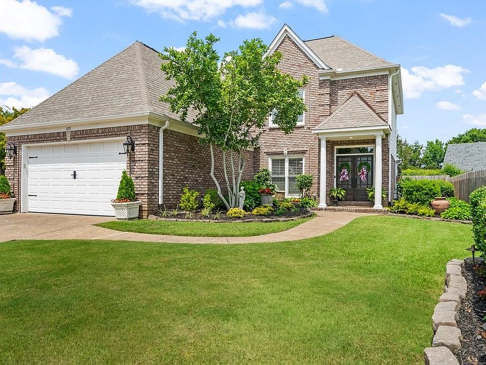 1st image of 575 Warwick Willow Ln