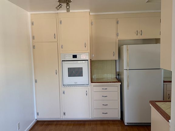2nd image of 568 Hazel Dell Way #4