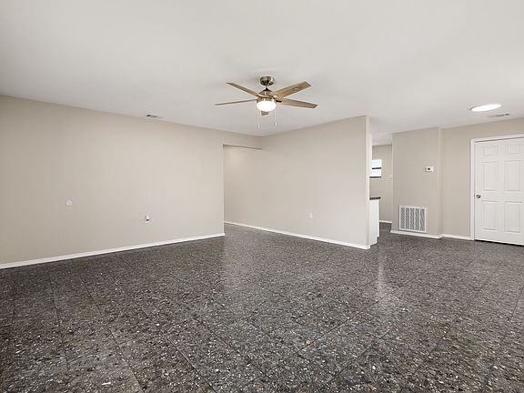 2nd image of 5004 Oleander Dr