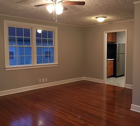 3rd image of 306 Park Ln
