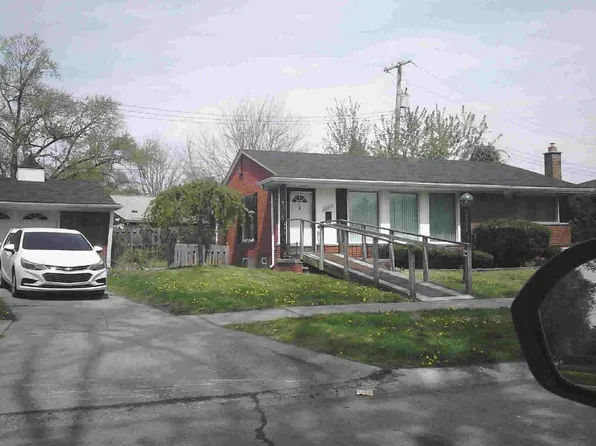20421 Kenmore Ave, Harper Woods, MI 48225