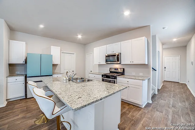 4523 Felsite Ave — Photo 3