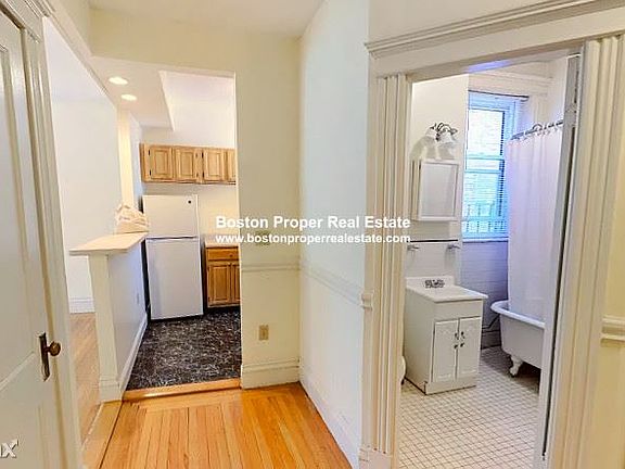 15 Queensberry St. #31 Boston - Fenway Unit Photo 9