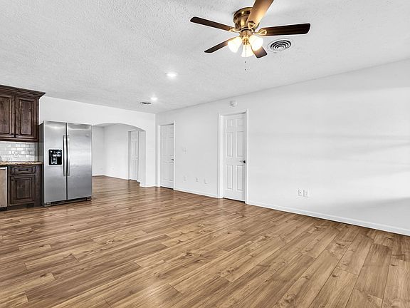 3rd image of 315 David St