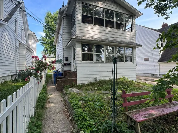 203 Feronia Way, Rutherford, NJ 07070