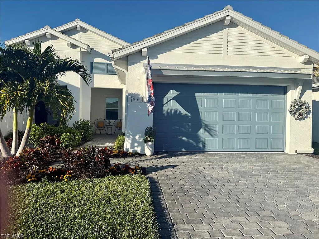 2 bed, 2.0 bath, 1569 sqft, $6,500 — Photo 2