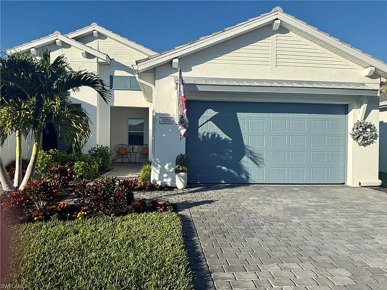 9179 Cayman Dr — Photo 2